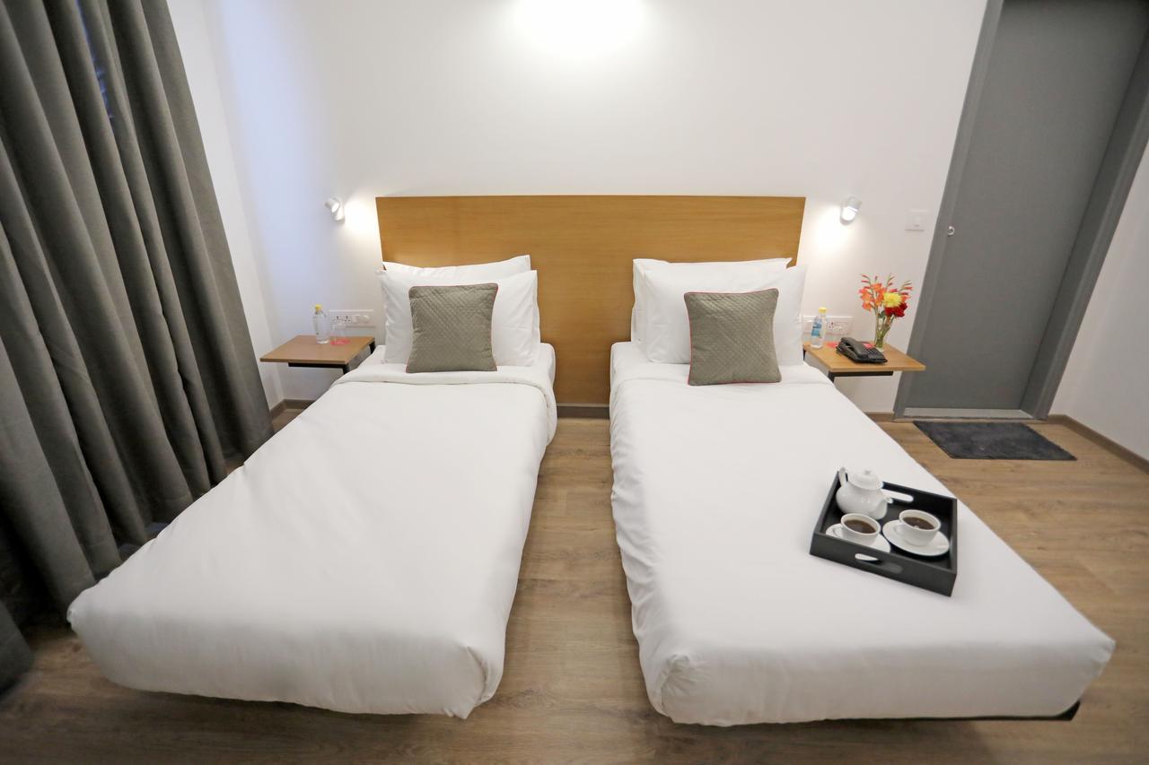 Oyo Townhouse 027 Sector 15 Gurgaon Hotel Екстериор снимка