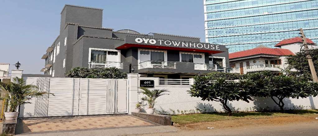 Oyo Townhouse 027 Sector 15 Gurgaon Hotel Екстериор снимка