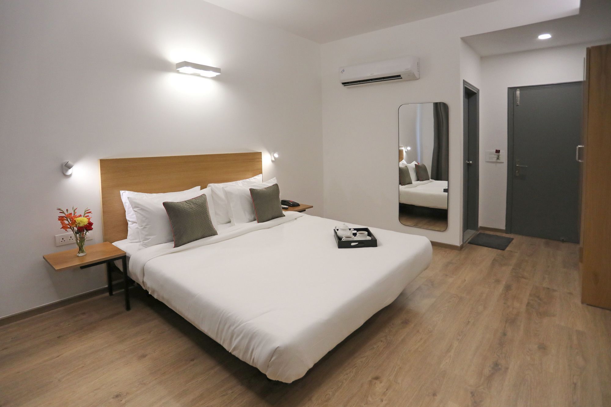 Oyo Townhouse 027 Sector 15 Gurgaon Hotel Екстериор снимка