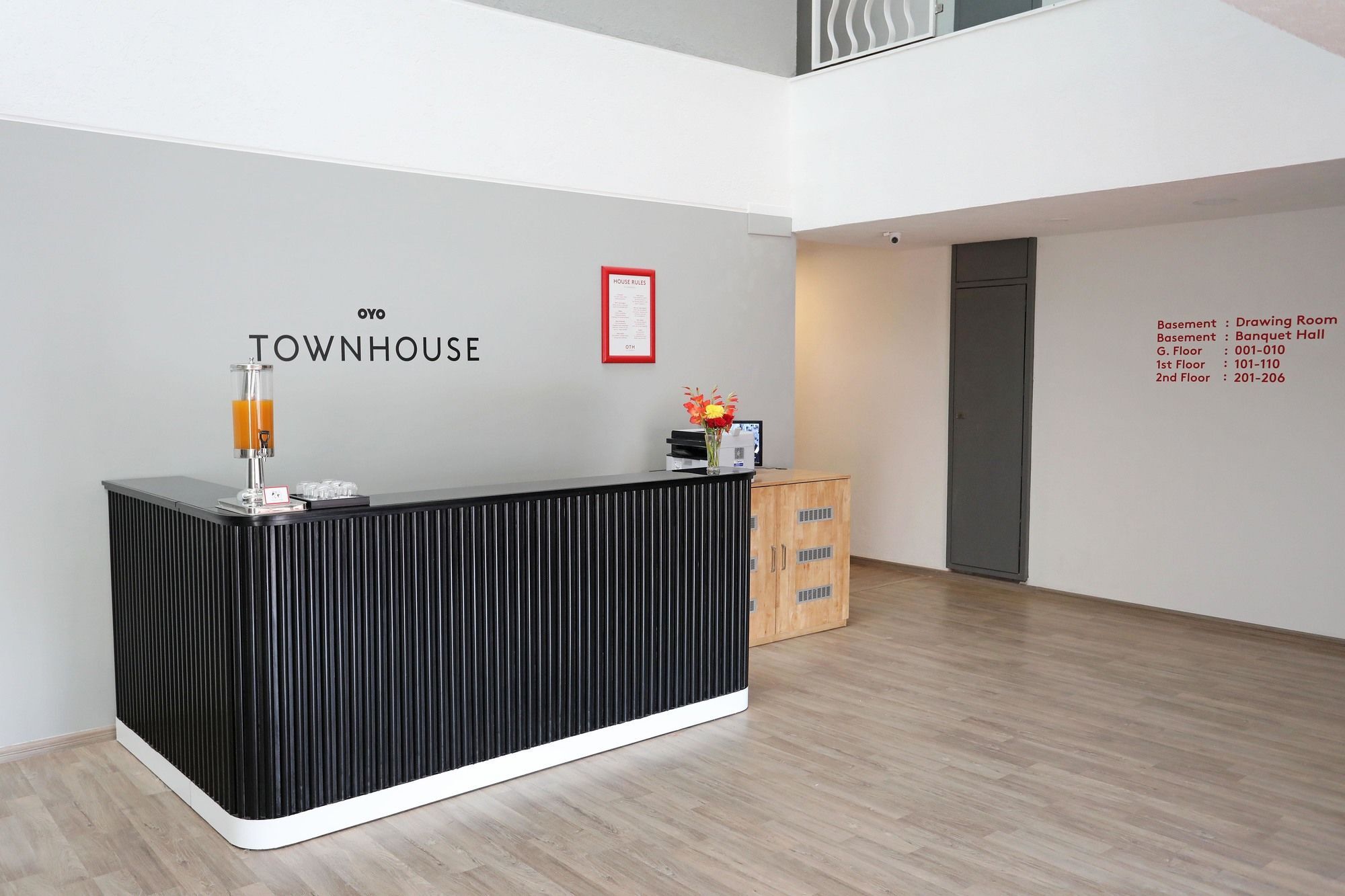 Oyo Townhouse 027 Sector 15 Gurgaon Hotel Екстериор снимка
