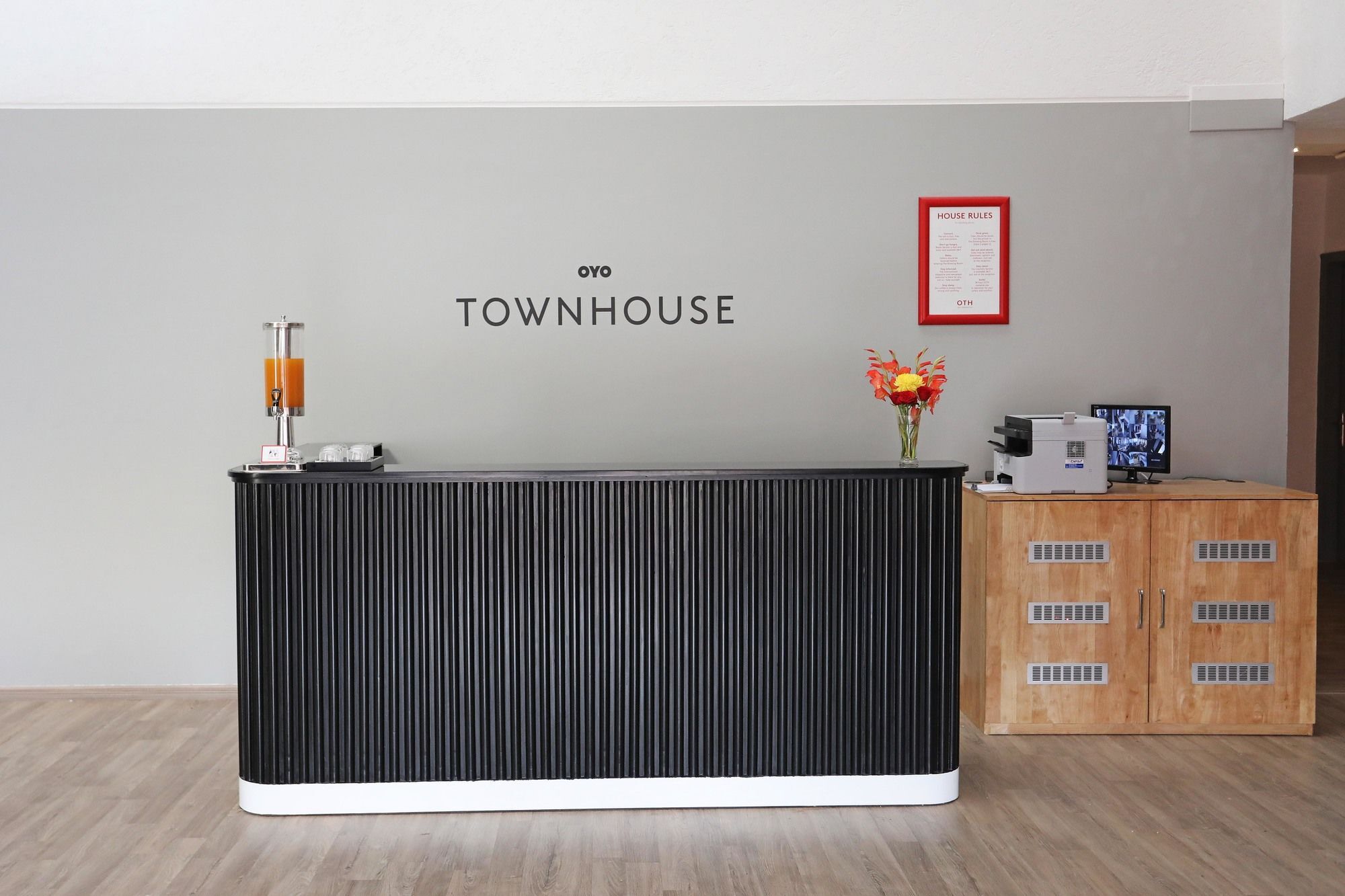 Oyo Townhouse 027 Sector 15 Gurgaon Hotel Екстериор снимка